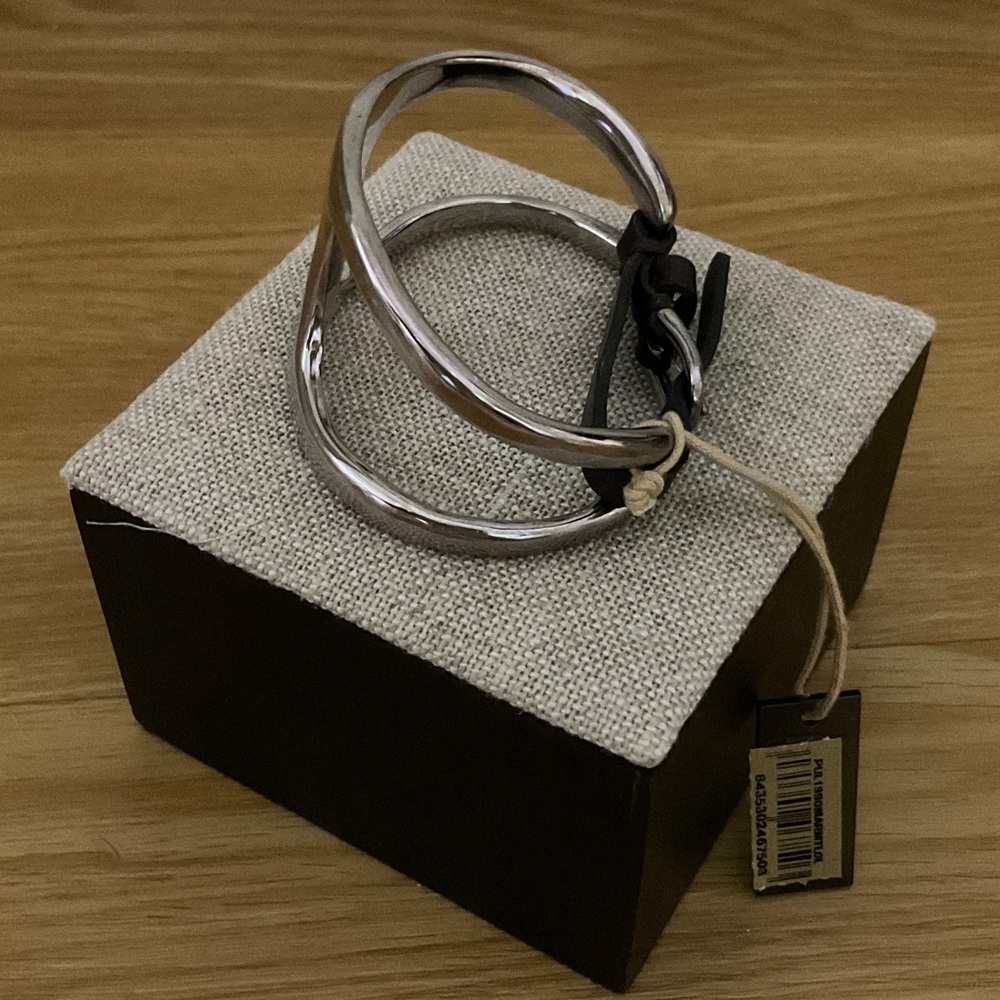 NWT UNO de 50 Polished Silver-plated Cuff "Two in One" $240 - Picture 6 of 13